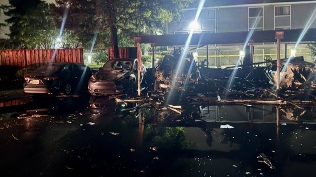 Overnight fire at San Jose housing complex damages more than 20 vehicles, carport — CBS Bay Area (KPIX), Fort Worth Community news