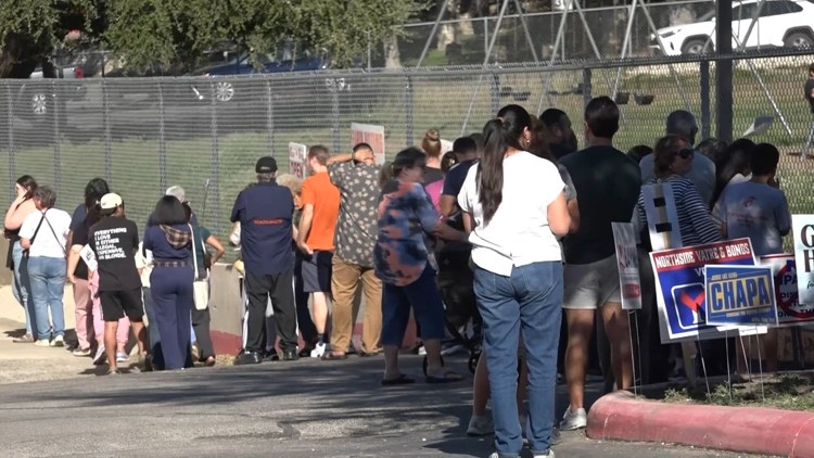 Early voters in Bexar County say voting machines are 'switching' up their selections. Election officials are 'monitoring closely.' — KENS 5 (San Antonio), Fort Worth Community news