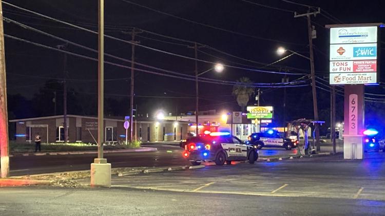 Pedestrian rushed to hospital on south side after being hit by car, SAFD says — KENS 5 (San Antonio), Fort Worth Health news