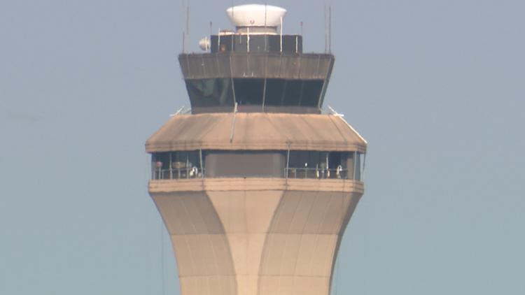 Flight precautionarily evacuated at Houston's Bush Airport after sensor indicated smoke in cabin, airline says — KHOU 11 (Houston), Fort Worth Community news